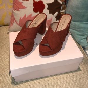 TEAGAN PLATFORM SLIDE SANDAL